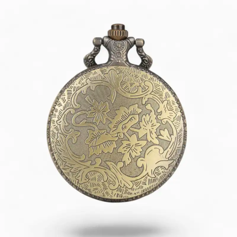 Montre à gousset vintage en métal doré avec motifs floraux gravés, idéale pour les amateurs de style rétro et de Cosmocats.