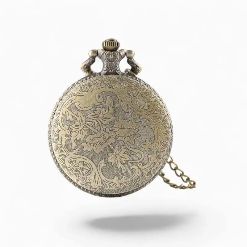 Montre à gousset en style vintage avec motifs floraux et chaîne assortie, désignée "La Faucheuse".