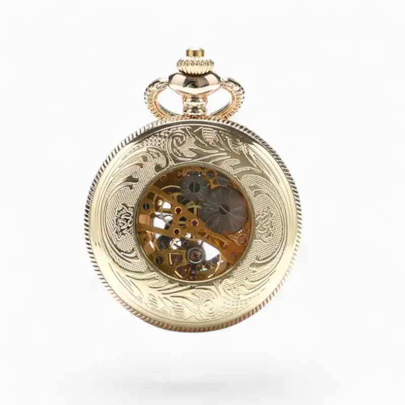 Montre à gousset mécanique de style vintage avec motif tournesol gravé et mécanisme visible.