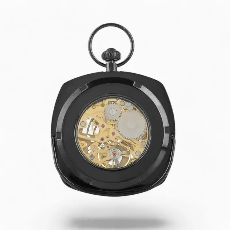Montre à Gousset Mécanique Carré de Luxe avec mouvement visible et boîtier noir sur fond blanc.
