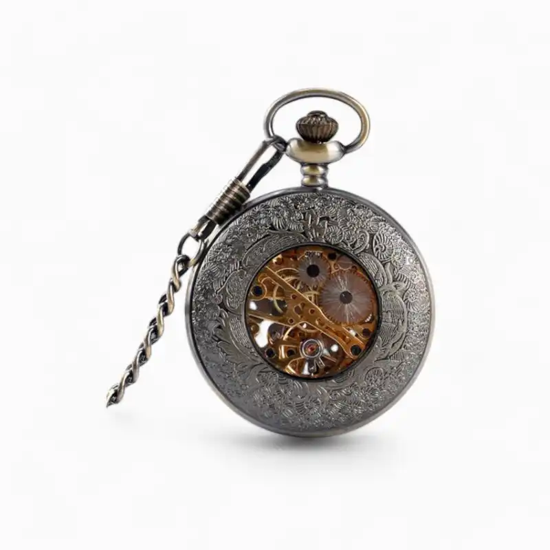 Montre à Gousset Mécanique Merkabah vintage avec motifs floraux gravés et mécanisme apparent.