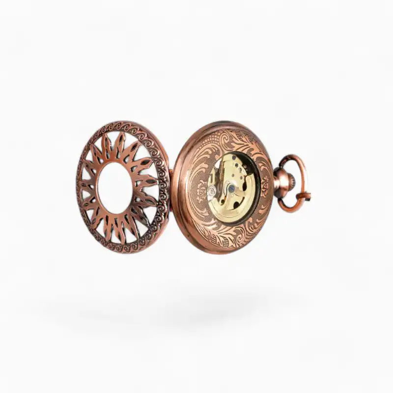 Montre à gousset mécanique tournesol en bronze avec couvercle ajouré et mécanisme apparent.
