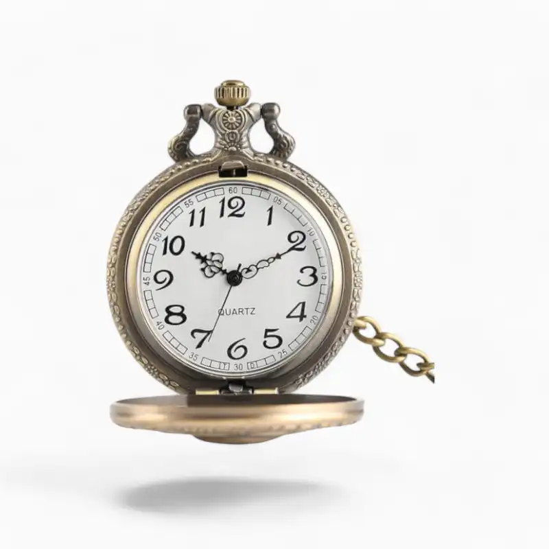 Montre à gousset Mercenaire classique en métal avec chaîne et cadran blanc à chiffres arabes.