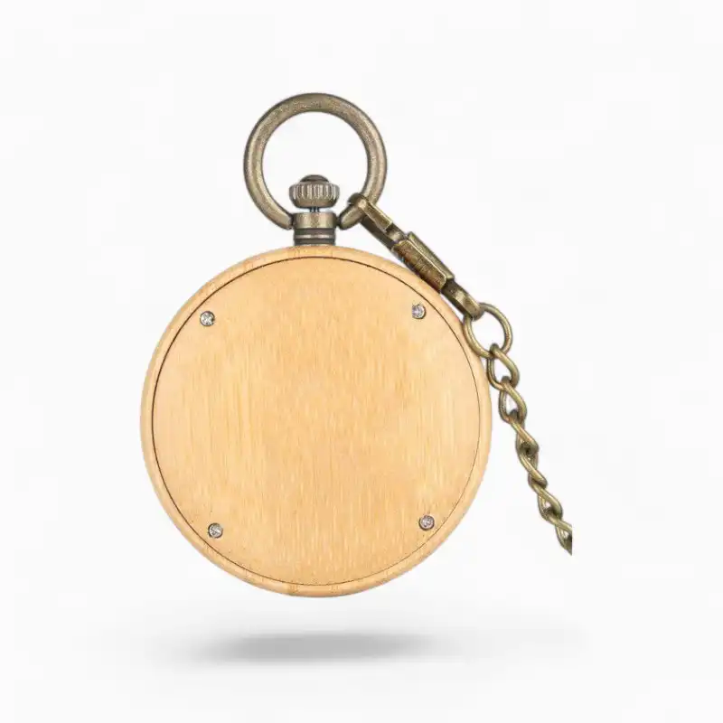 Montre à Gousset vintage en bois avec chaîne, inspirée de Che Guevara, cadran non visible.