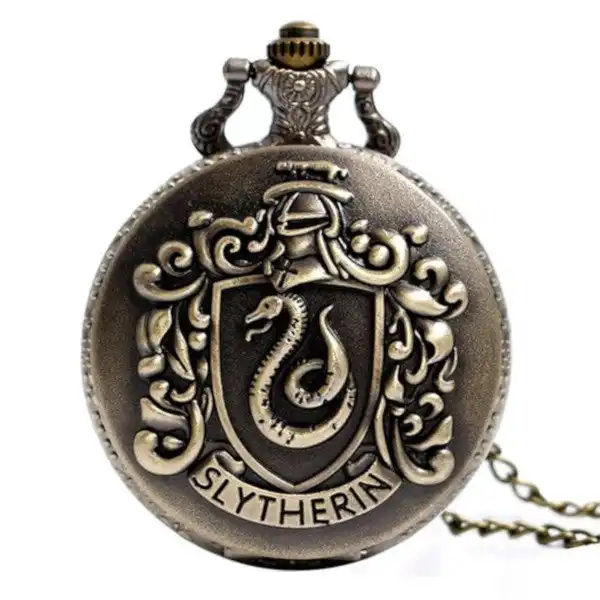 Montre à gousset Harry Potter avec blason Serpentard et chaîne vintage en métal.