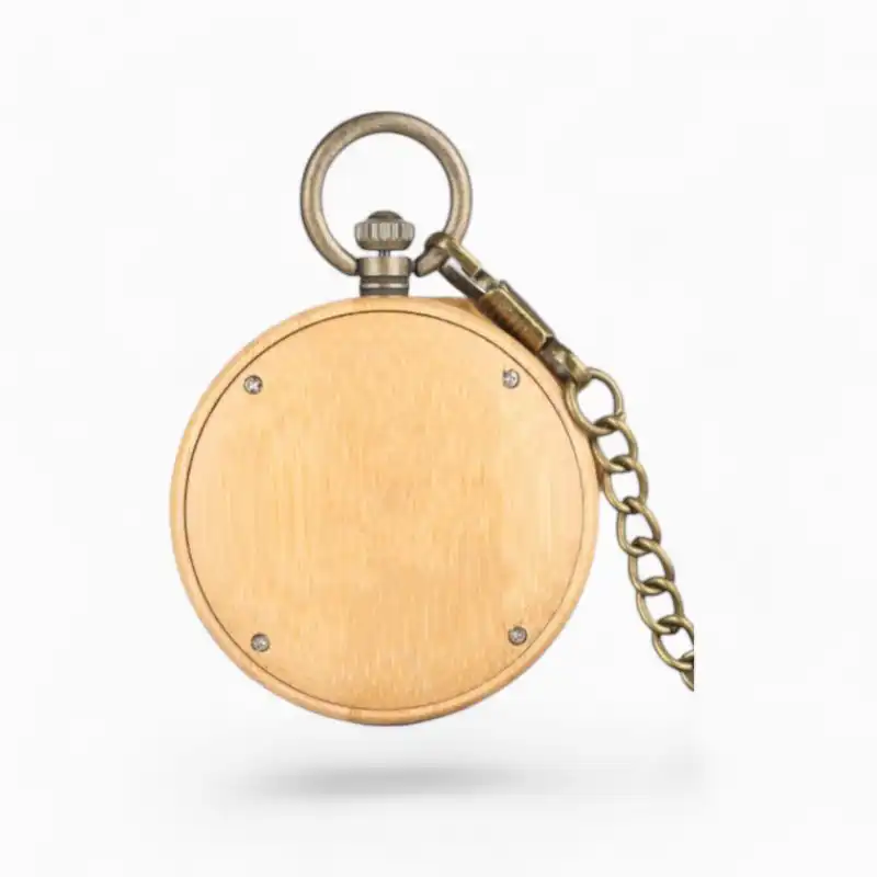 Montre à Gousset Infini en Bois avec chaîne et boîtier rond en bois naturel, vue de face.
