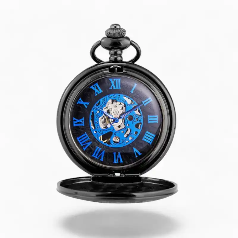 Montre à gousset mécanique noire avec cadran bleu et motif Chien de Fô, chiffres romains et aiguilles en acier.