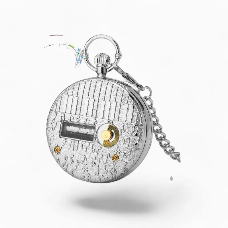 Montre à gousset musicale argentée avec détails piano et notes de musique, cadeau "Joyeux Anniversaire" avec notes colorées et chaîne élégante.